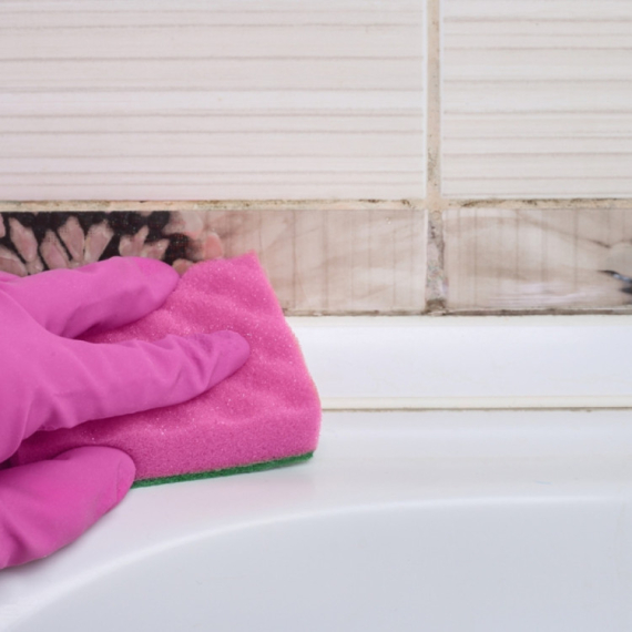 Buđ oko kade više nećete videti: Treba vam samo jeftin sastojak iz kuhinje