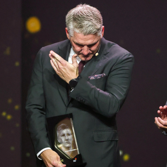 Bastijan Švajnštajger u suzama pred ženom za koju se šuškalo da mu je ljubavnica FOTO