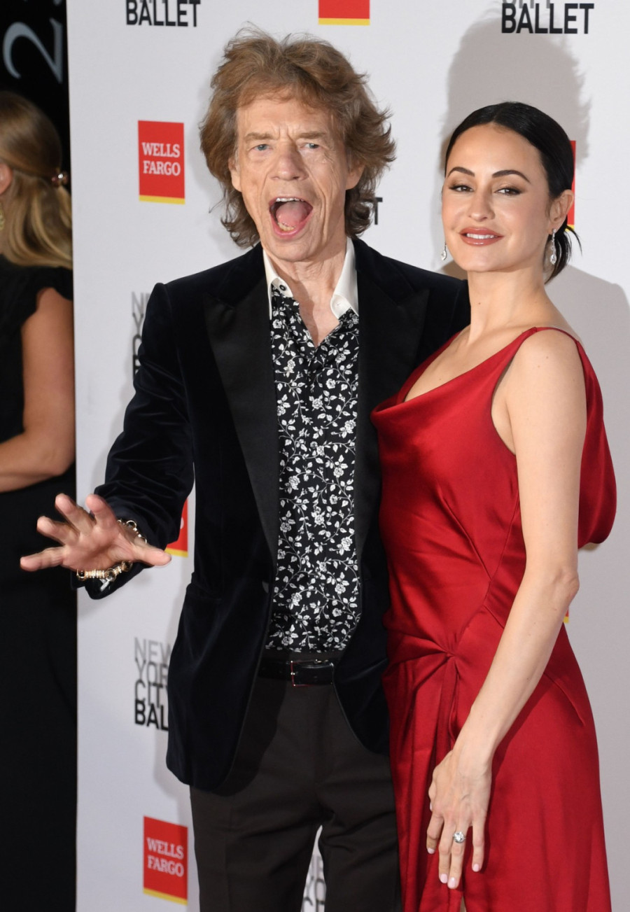 Kada se pojavio sa 44 godine mlađom – sve je stalo: Verenica Mika Džegera ukrala šou FOTO