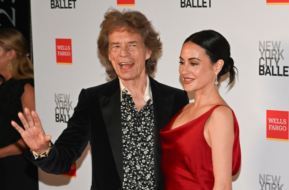 Kada se pojavio sa 44 godine mlađom – sve je stalo: Verenica Mika Džegera ukrala šou FOTO