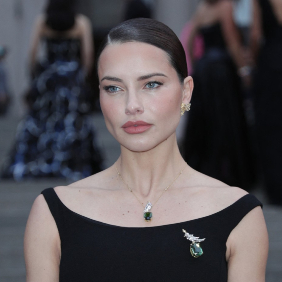 Najveći trendovi šminkanja ove jeseni: Teški puder nije u modi FOTO