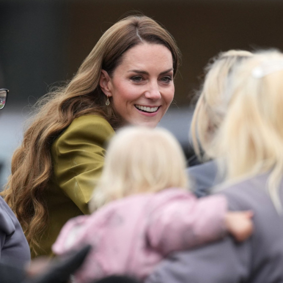 Zbog Kejt Midlton žene širom sveta "poludele" za ovom bojom FOTO