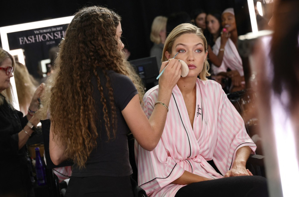 Slavna manekenka grca u suzama: "Svet je bio grub prema meni" FOTO/VIDEO