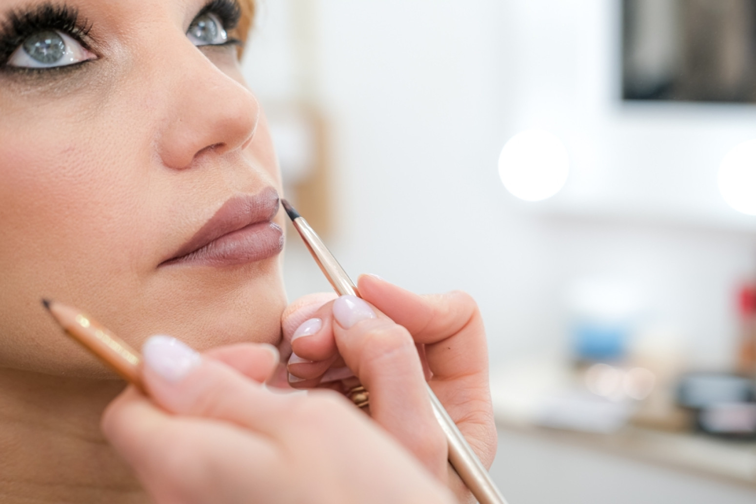 Šminkeri obožavaju ovaj trik za punije usne: Možete i sami da ga probate