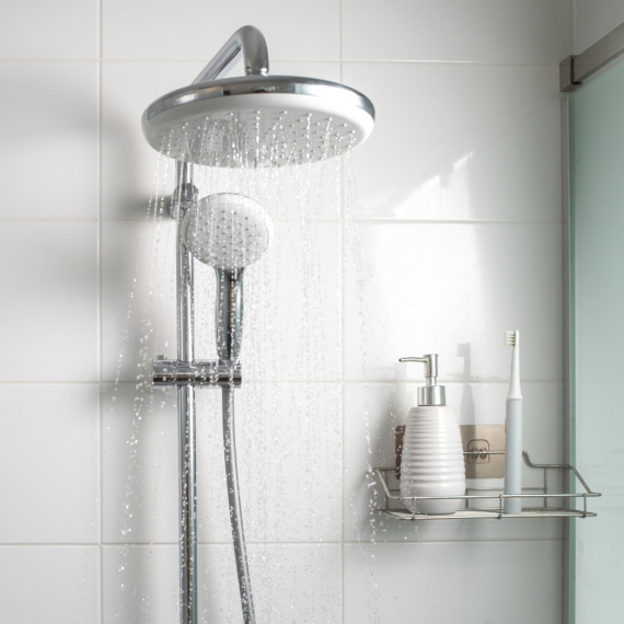 Magičan trik za čišćenje tuš kabine: "Odlično, dve muve jednim udarcem" VIDEO