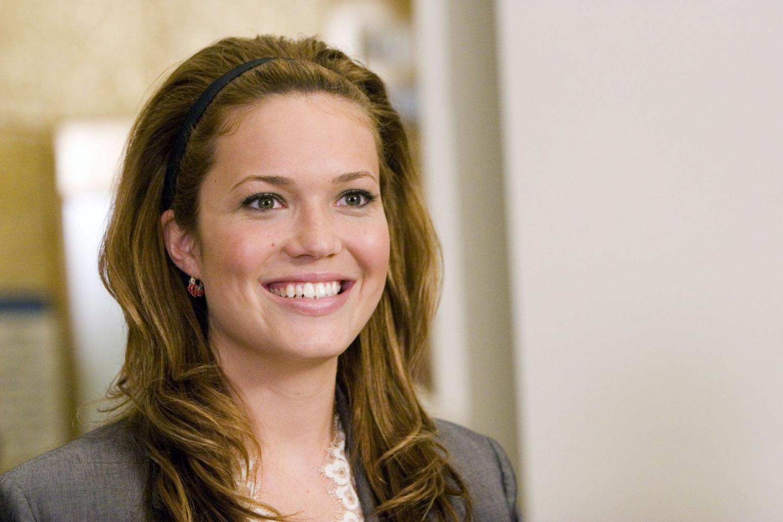 Holivudska slatkica nakon duže vremena u javnosti i svi se pitaju – čije je ovo lice? FOTO