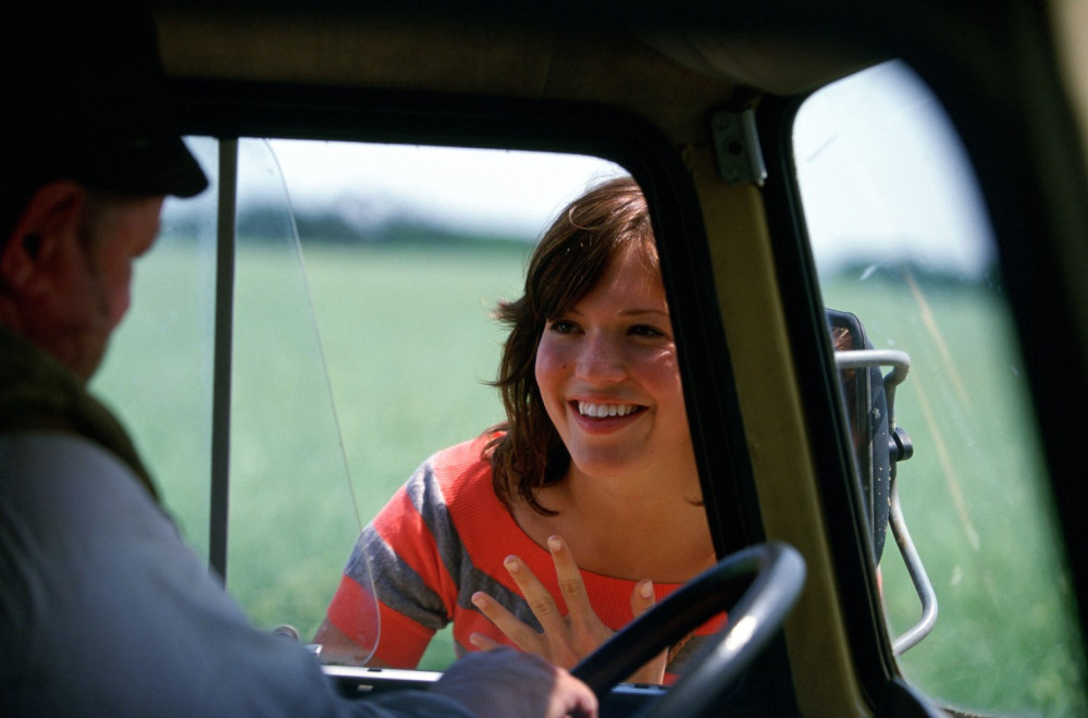 Holivudska slatkica nakon duže vremena u javnosti i svi se pitaju – čije je ovo lice? FOTO
