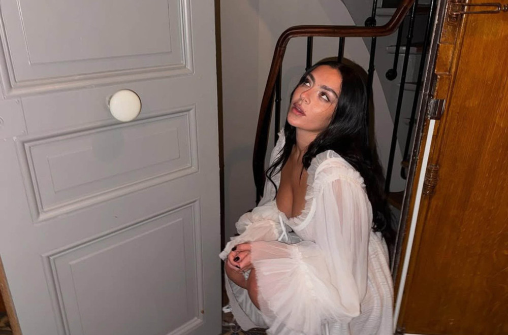 Pop zvezda opsednuta plastičnim operacijama: Da li je zbog njih ovako lepa? FOTO