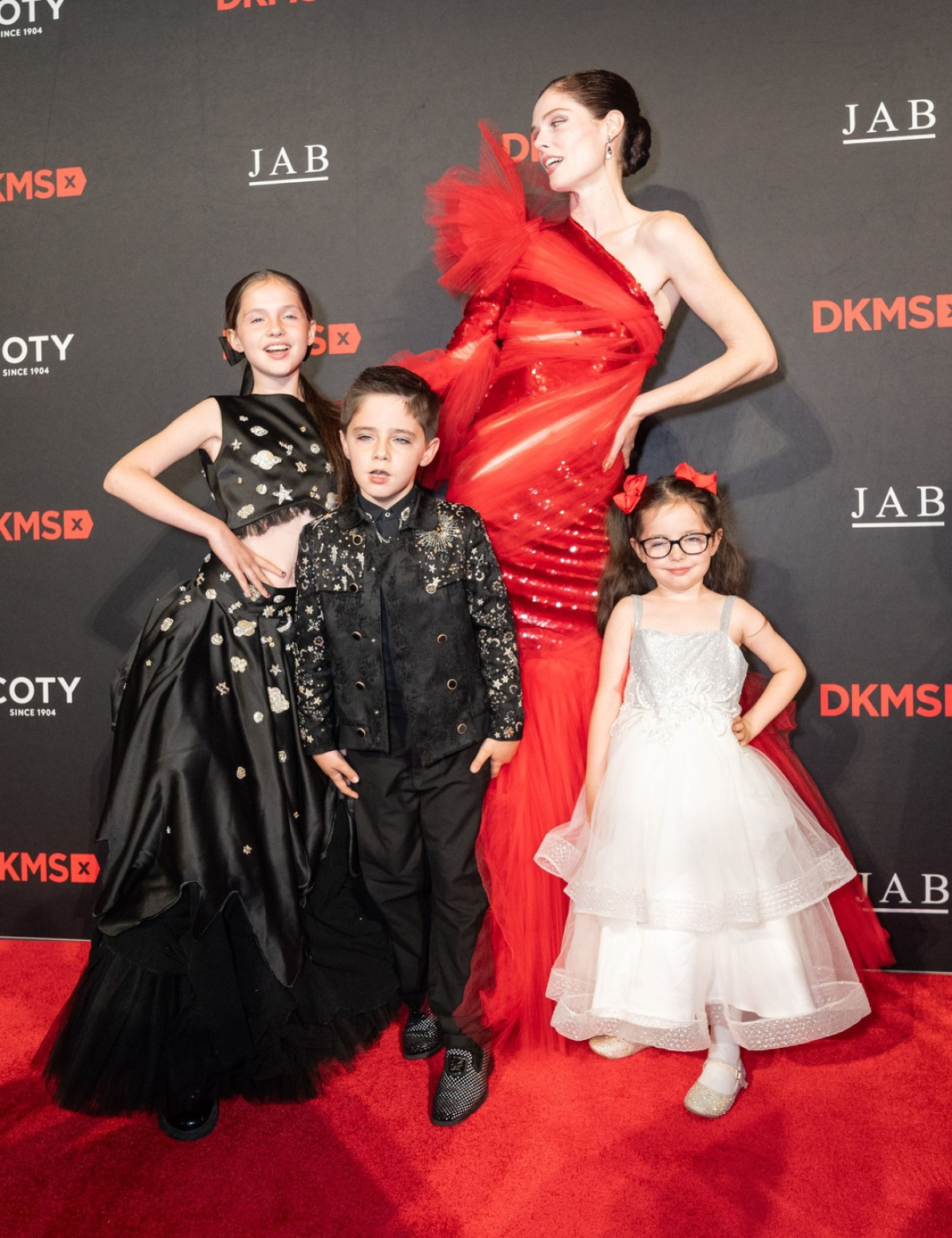 Uvek dramatična, ali nikad dosadna: Ona nije obična manekenka FOTO