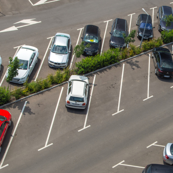 Novi Sad: Posle gotovo 20 godina Parking servis bliži svom sedištu – Vlada donela odluku