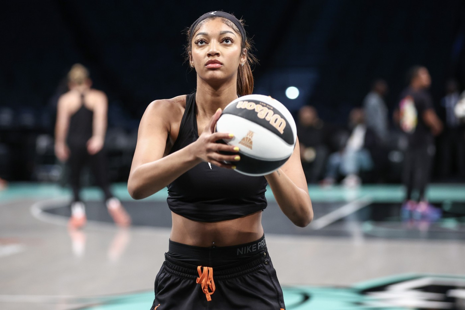 Košarkašica oduvala konkurenciju: Prvi put na pisti i već se zamerila mnogima FOTO/VIDEO