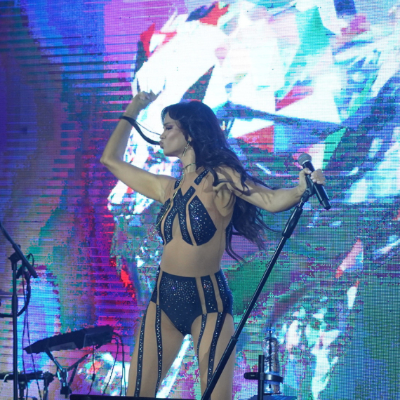 Milica Pavlović seksepilnija nego ikad: "Džej Lo stajlingom" raspametila sve FOTO