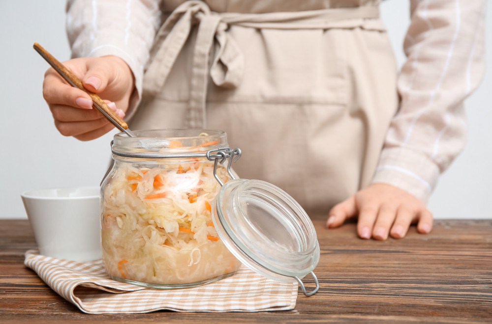 Kako najbrže da ukiselite kupus u tegli?