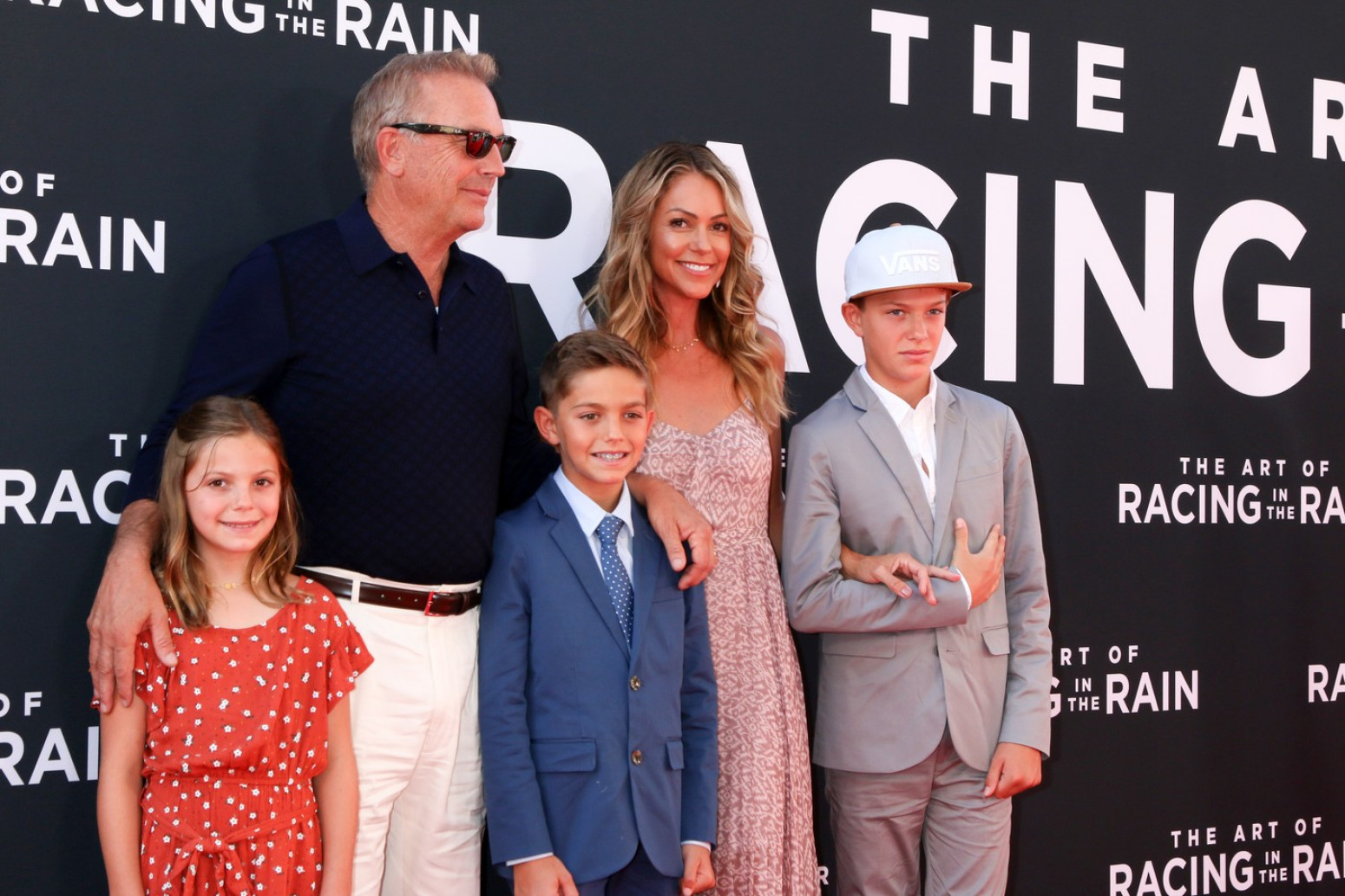 Nakon skandaloznog razvoda od glumca, bivša žena Kevina Kostnera se udala FOTO