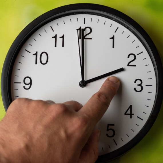 Stiže proleće, a jednog dana spavamo kraće: Obavezno upamtite ove datume