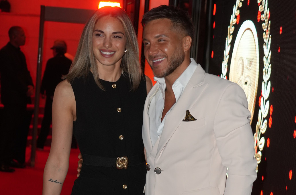 Ljubav planula zbog jednog lajka: Saša Kovačević verio devojku nakon 10 godina veze VIDEO