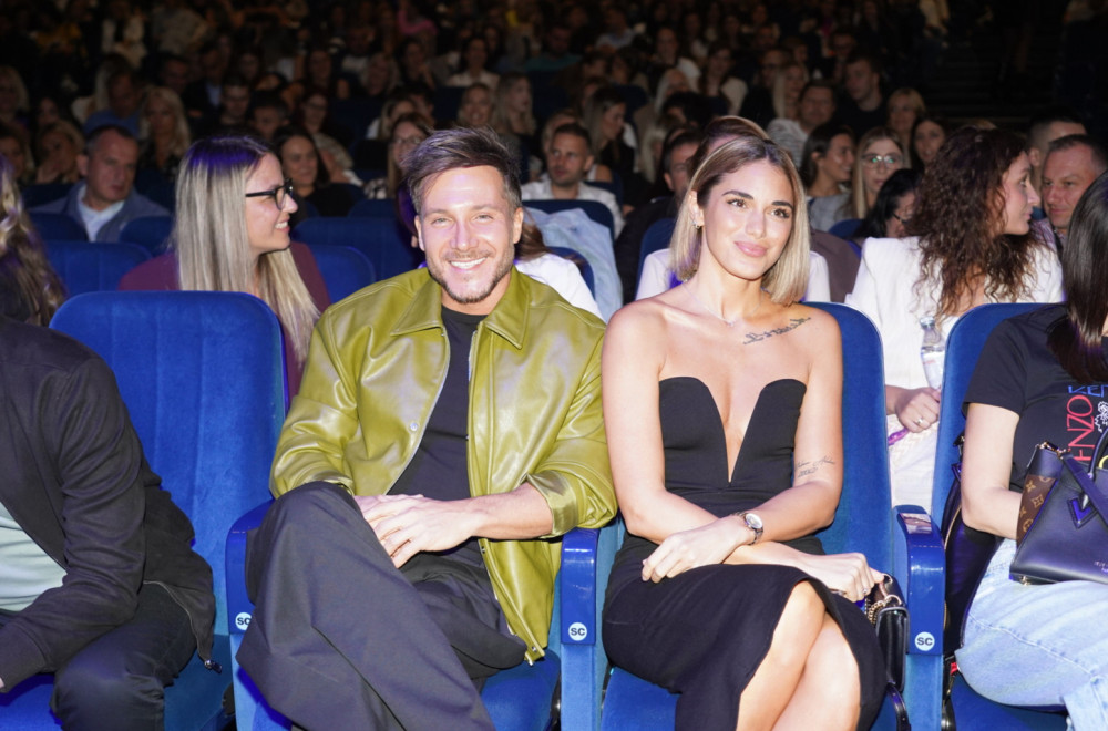 Ljubav planula zbog jednog lajka: Saša Kovačević verio devojku nakon 10 godina veze VIDEO