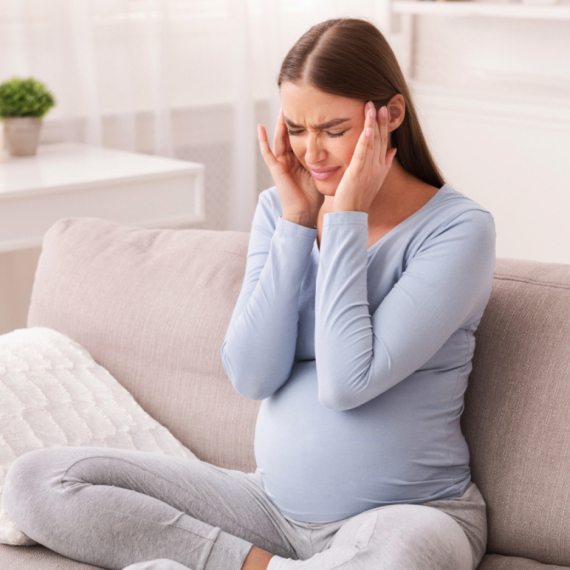 Imate migrene tokom trudnoće? Ovi saveti vam mogu pomoći da ih ublažite