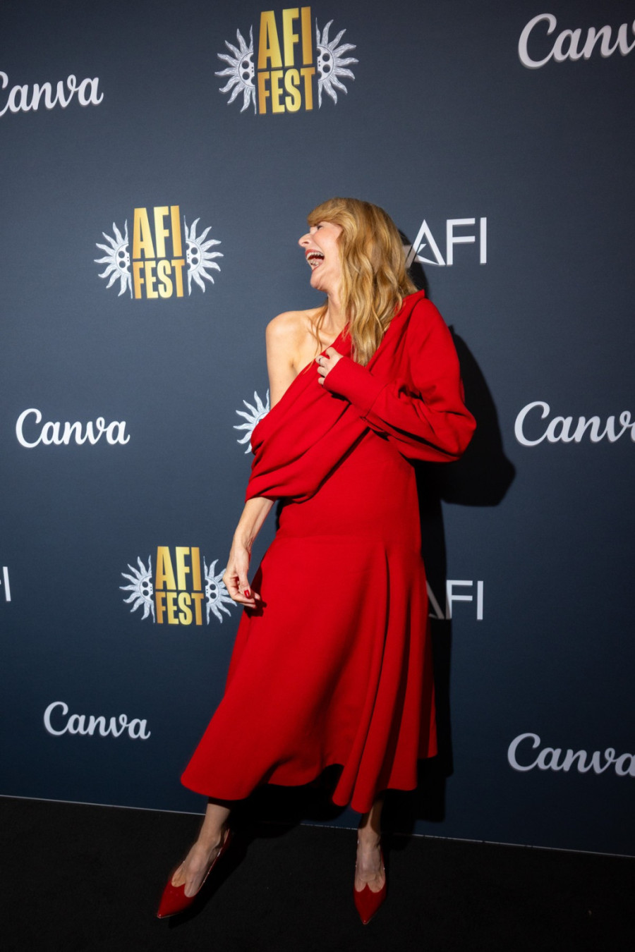 Anđelina Džoli joj je ukrala verenika, a ona njoj haljinu: I usput prekršila pravilo FOTO