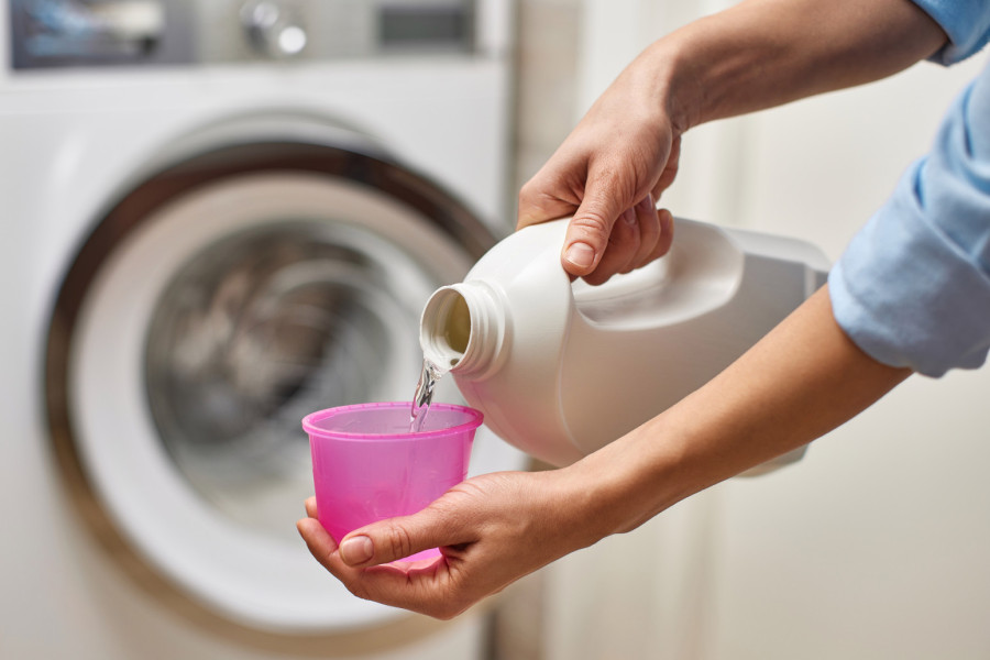 Profesionalci otkrivaju: Kada veš treba da perete tečnim, a kada praškastim deterdžentom?