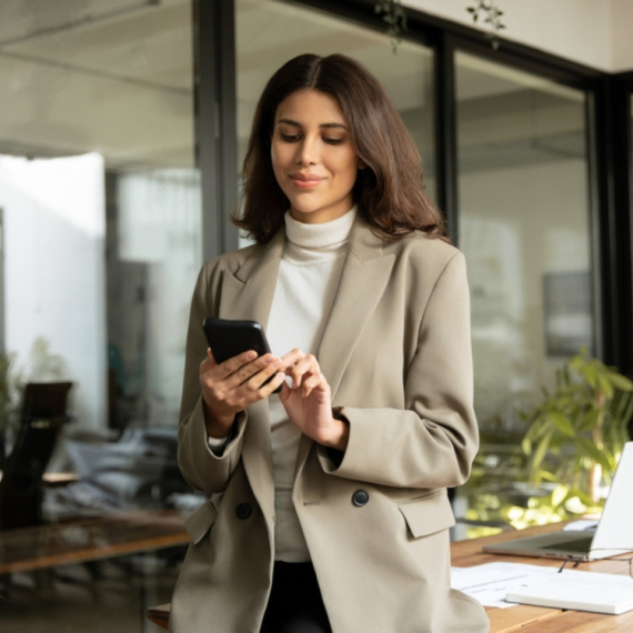 Otišla na razgovor za posao i doživela šok: "Kažu da je ovo neprikladna odeća, da li sam ja luda" VIDEO