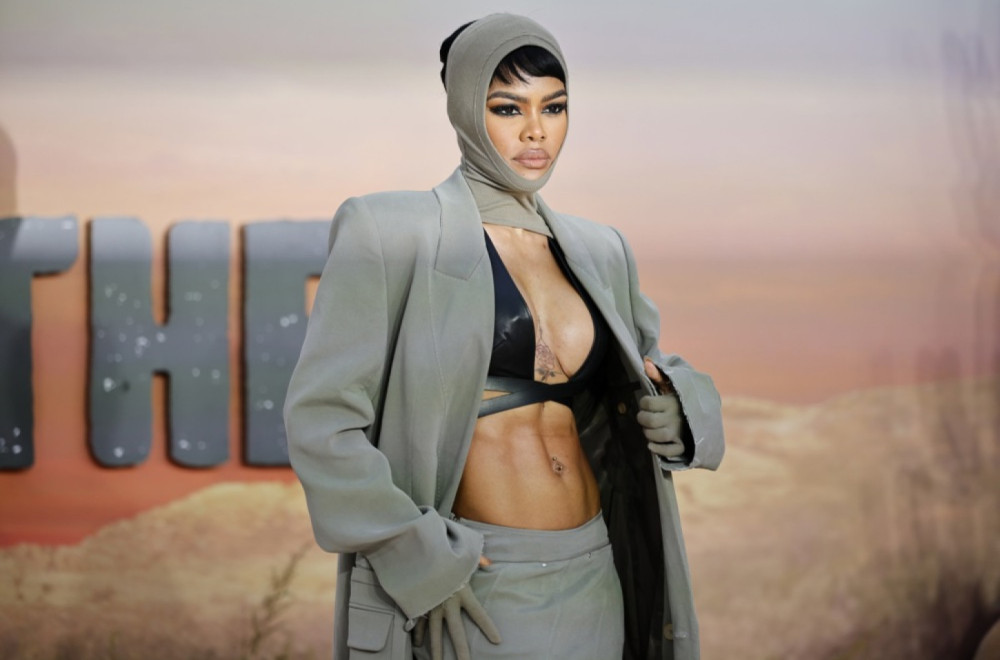 U tangama prošetala crvenim tepihom i jedva prekrila intimne delove tela FOTO/VIDEO