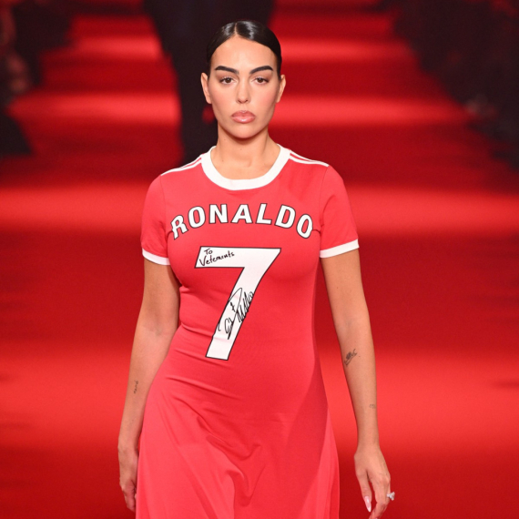 Naslednica "uplašila" tatu: Porodični trenuci Georgine i Ronalda nasmejali sve FOTO