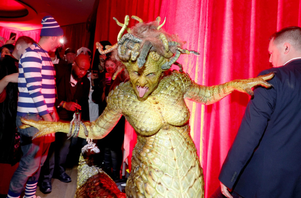 Ne plašite se, ispod maske čudovišta krije se jedna od najlepših žena sveta FOTO