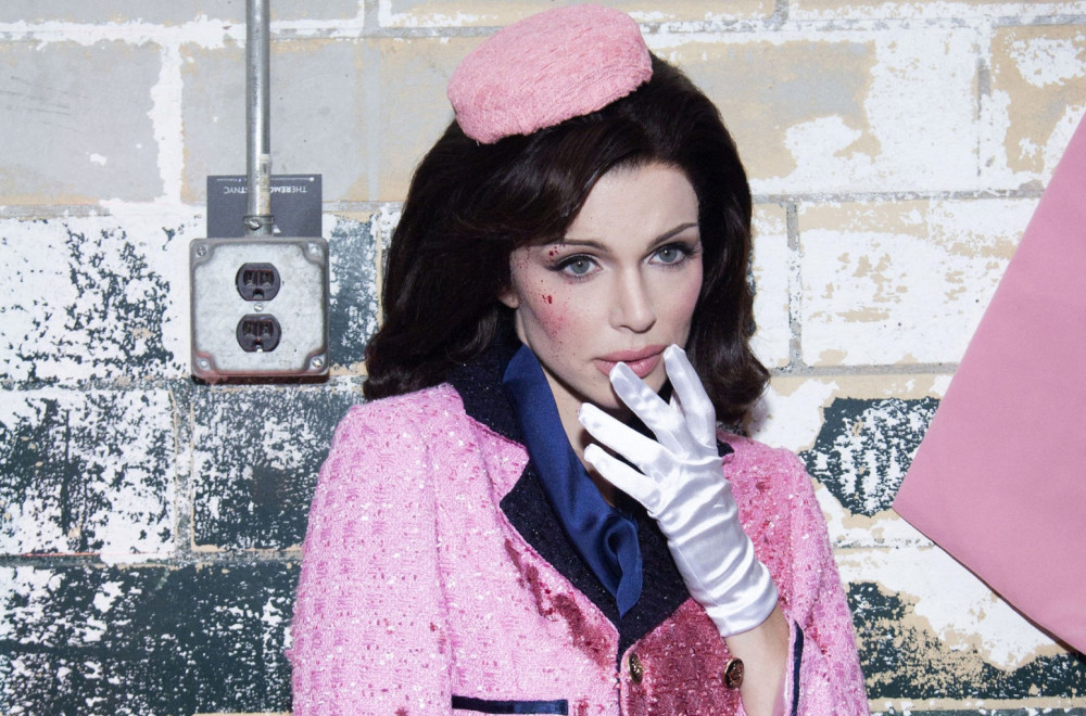 Kontroverzna glumica više nije gola, sada je krvavim kostimom razbesnela sve FOTO