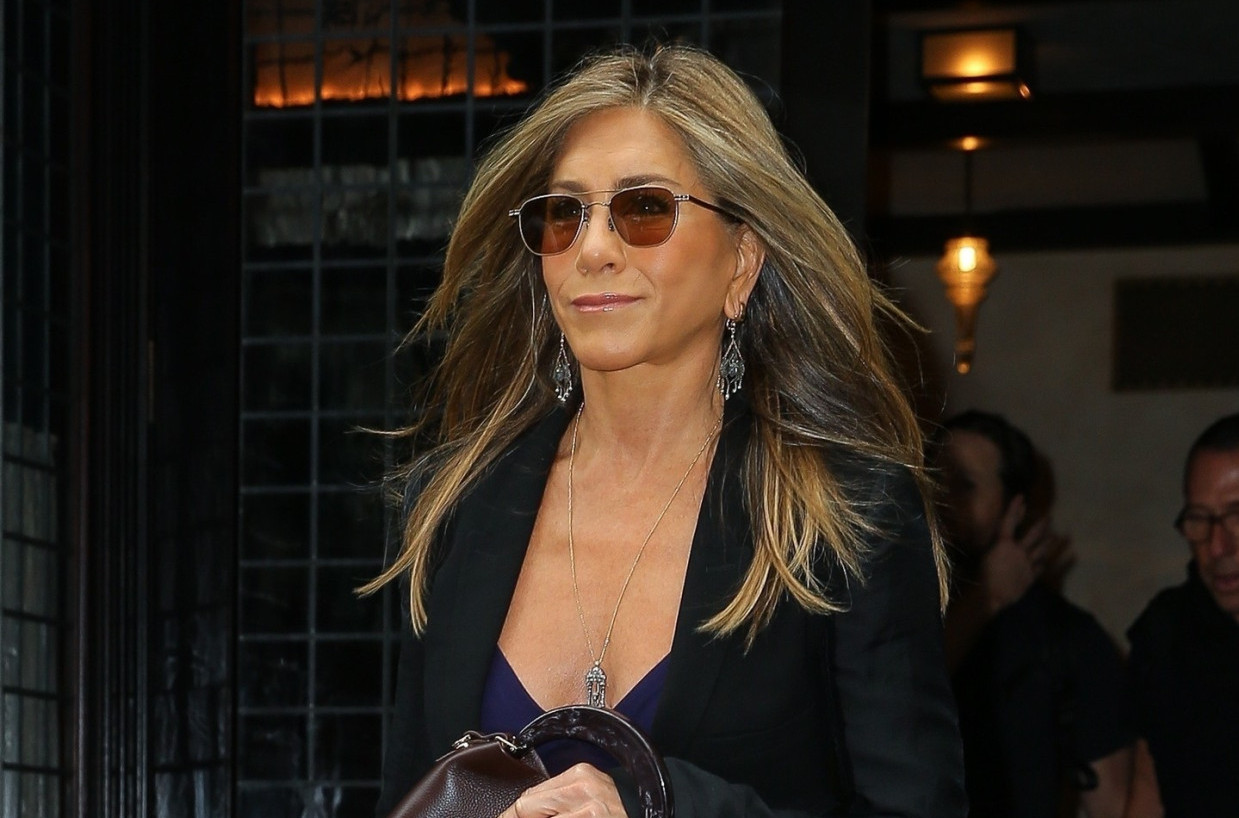 Korak dalje: Dženifer Aniston romantičnom objavom sa dečkom oduševila sve FOTO