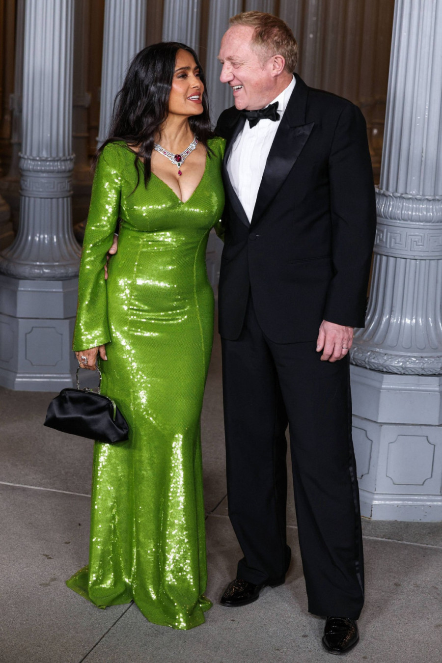 Najbujnije grudi Holivuda ne želi da sakrije: Zanosna Salma raspametila dekolteom FOTO