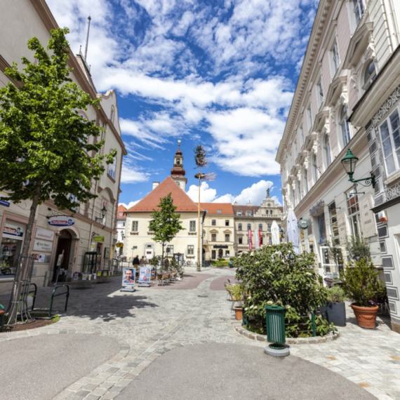 Skriveni raj pored Beča: Austrijski gradić koji spaja aristokratski šarm i dušu prirode FOTO