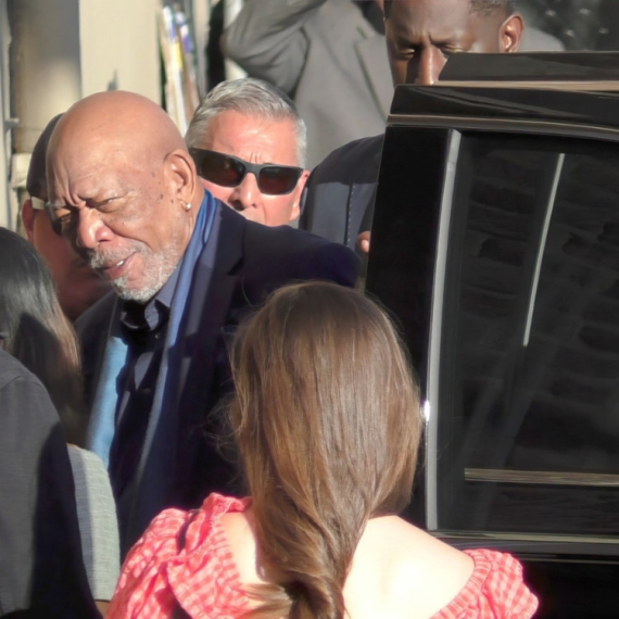 Morgan Friman zabrinuo fanove: "Izgleda loše, kao da ne zna šta radi" VIDEO