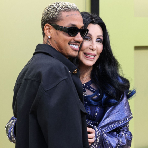 Za njih 40 godina razlike ne postoji: Šer otkrila tajnu veze s mlađim dečkom FOTO