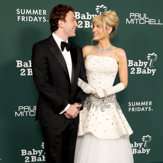 "Toliko je mršava da više ne liči na sebe": Pevačica iz dana u dan iznenađuje FOTO