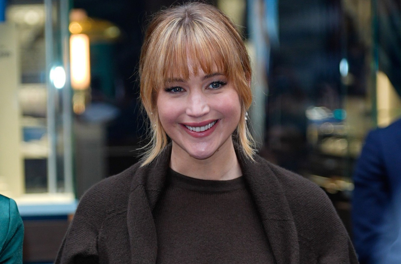 Bez "blama" rekla šta misli o uskim farmerkama i posvađala žene: Slažete li se? ANKETA/FOTO