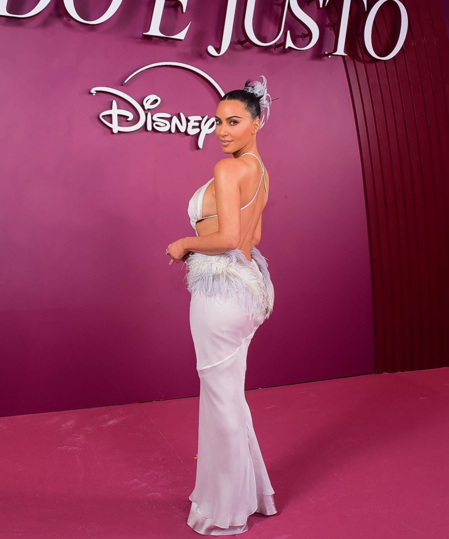 Loša serija, ali koga briga: Grabi svaku priliku da pokaže šta ima FOTO