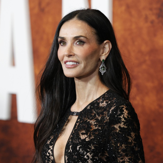 Proslavila 63. rođendan u najseksi izdanju: Niko nije skinuo pogled s Demi Mur FOTO