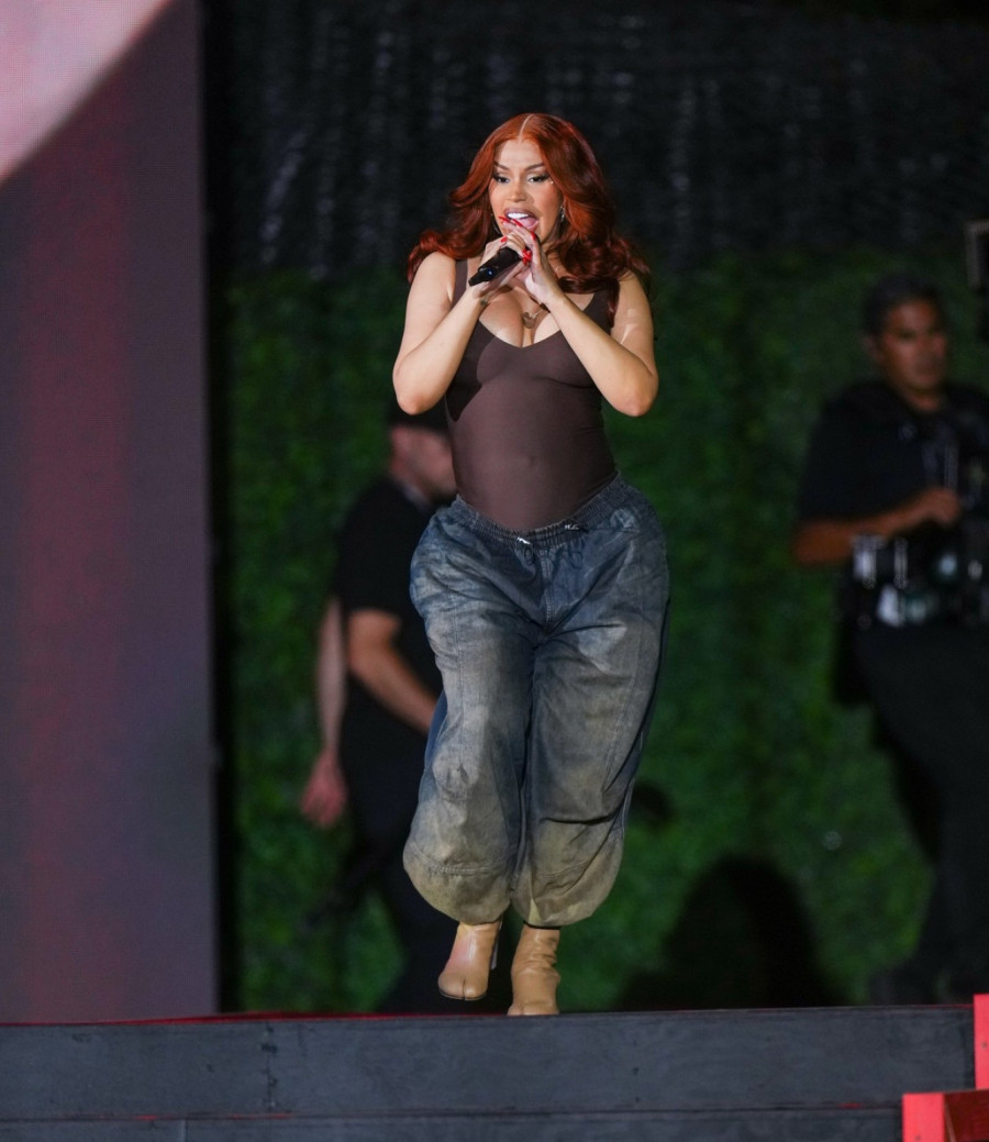 Porodila se Kardi Bi: Ništa mi neće stati na put FOTO/VIDEO