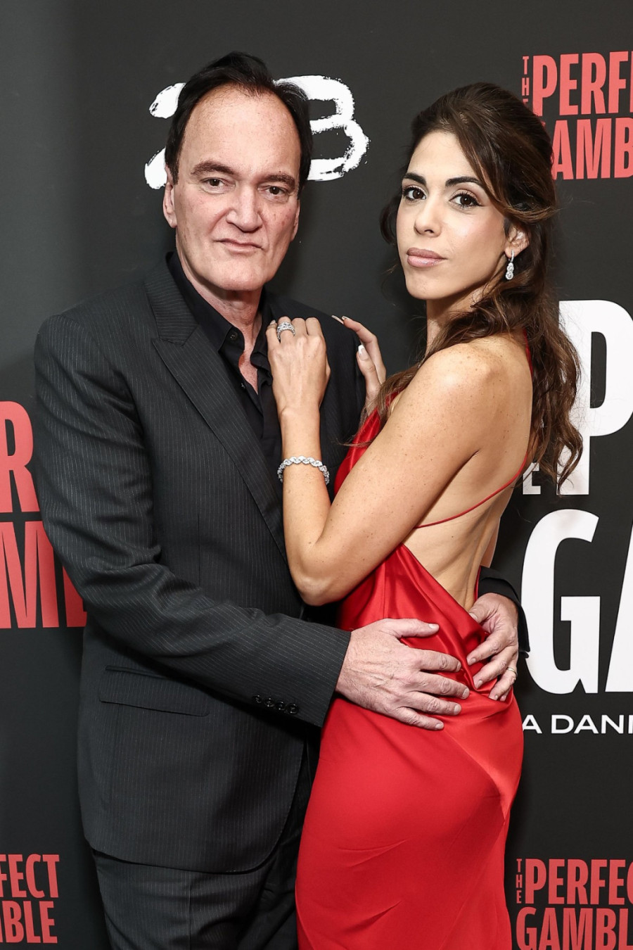 Ne odvaja se od 20 godina mlađe supruge: Slavnom reditelju nije lako pored izraelske lepotice FOTO