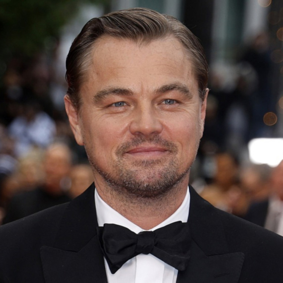 Slavni zavodnik kakvog nismo videli: U društvu 24 godine mlađe lepotice ne zna za pravila VIDEO