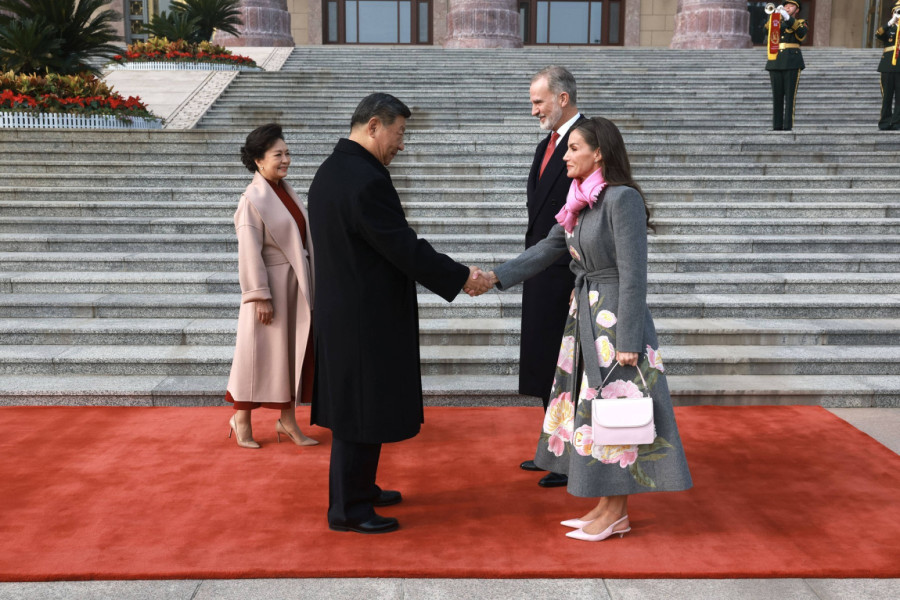 Niko kao ona: Najlepša kraljica ponovo ima modni komad sezone FOTO