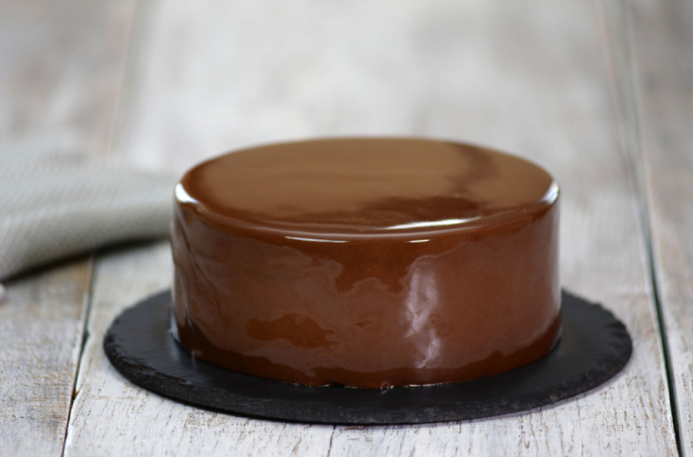 Trik starih poslastičara: Samo ovako vam čokoladna glazura nikada neće pucati