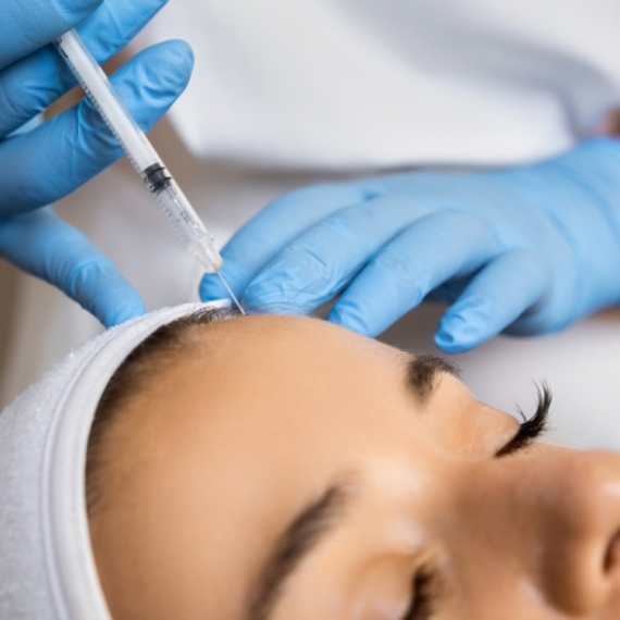 Influenserka pokazala posledice botoksa: "Ne mogu da se smejem, ali to nije najgori deo" VIDEO