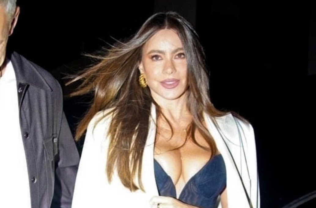 Uvek ženstvena i seksi, ali zbog pogrešnog detalja "gore" mreže – ne, nikako FOTO