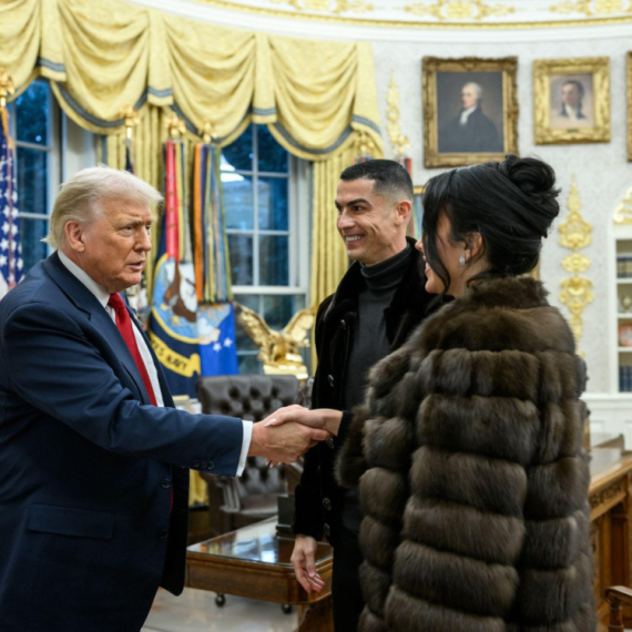 "U poređenju sa Melanijom izgleda kao seljančica": Lepa Georgina ponovo trpi uvrede FOTO/ANKETA