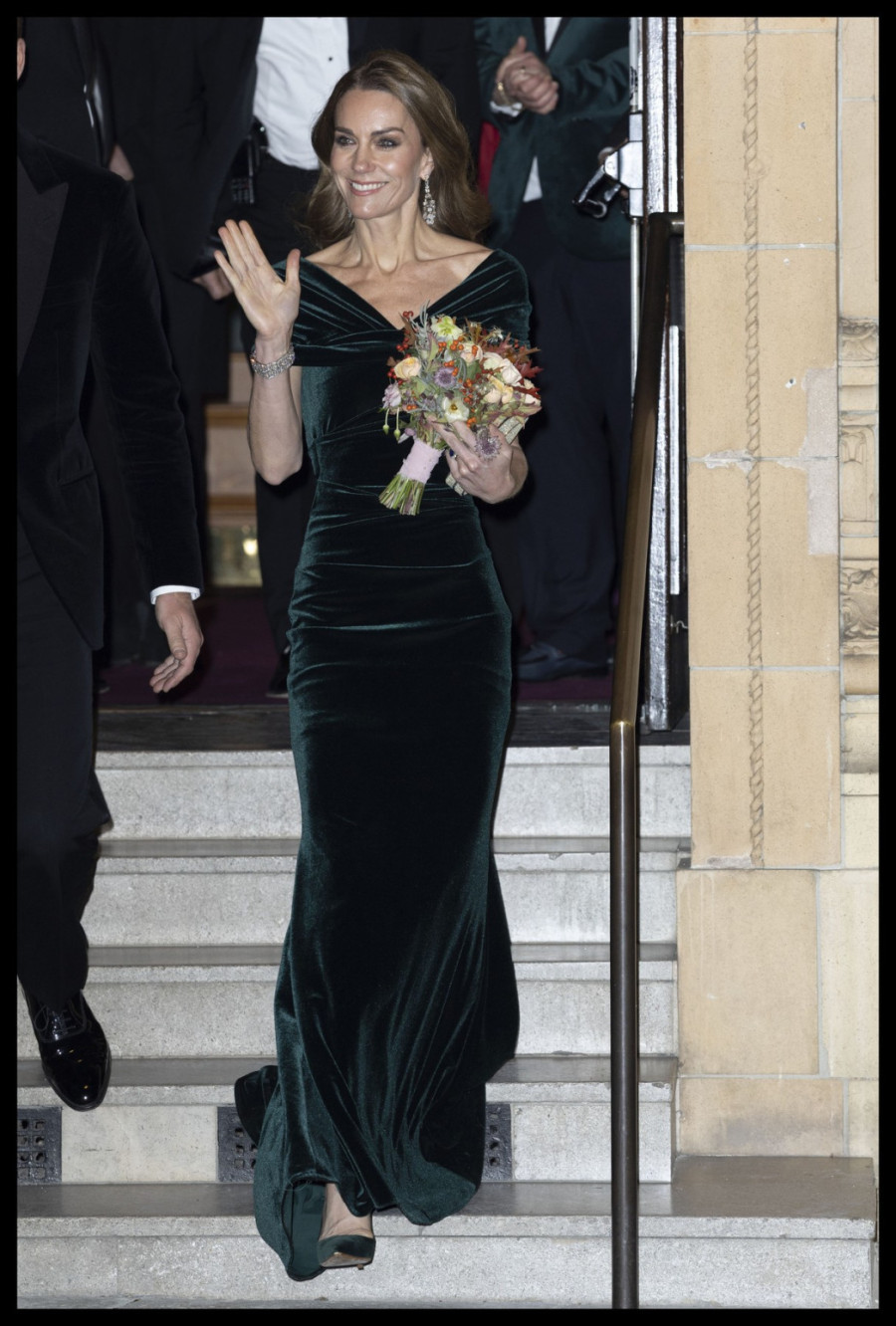 Kroj i boja – čista desetka: Kejt Midlton pokorila crveni tepih FOTO