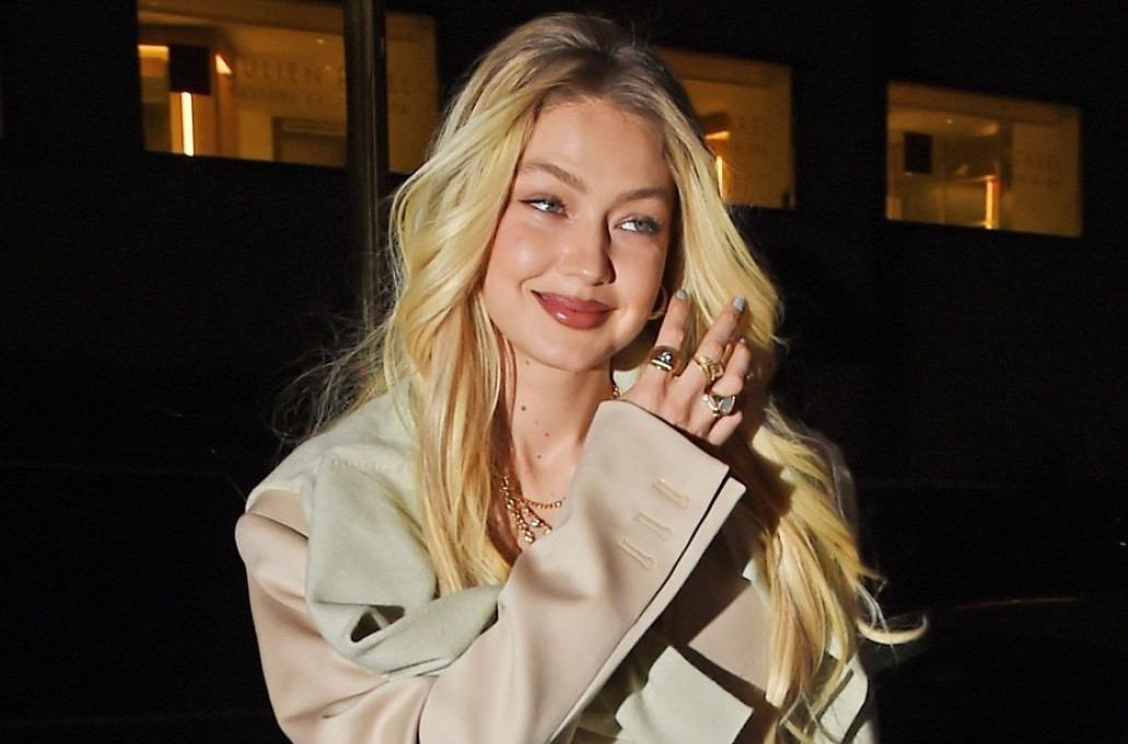 Điđi Hadid nosi kombinaciju koja je i šik i topla: A ovo je kaput godine FOTO