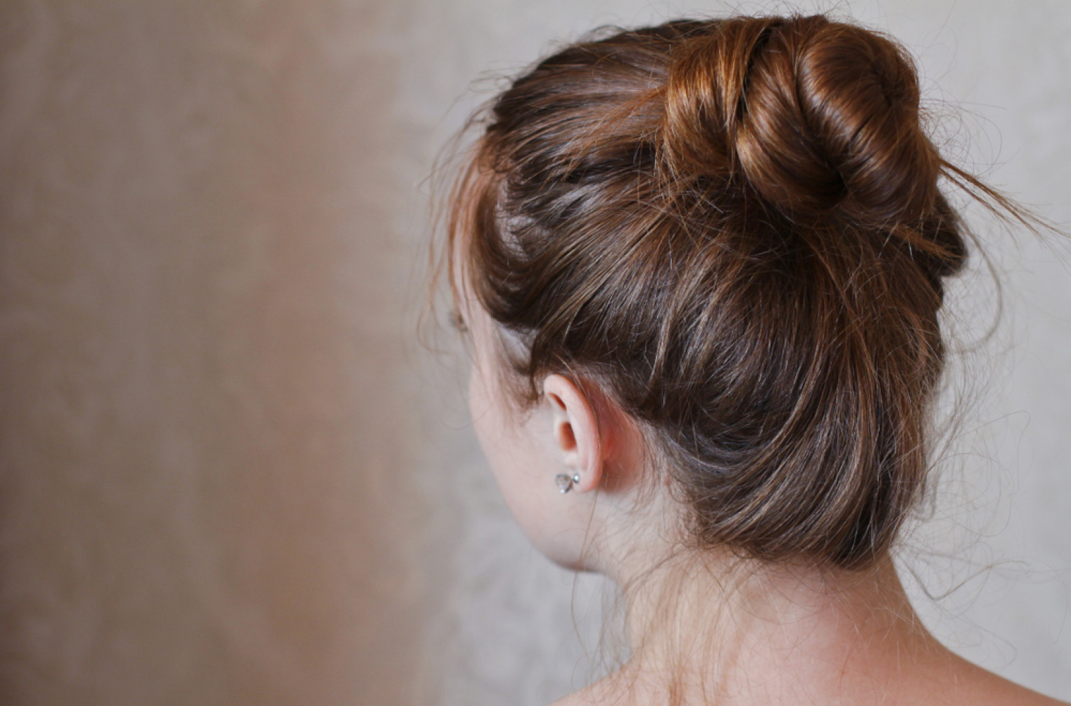 Za sve prilike: Napravite "neurednu" punđu za svega nekoliko minuta VIDEO