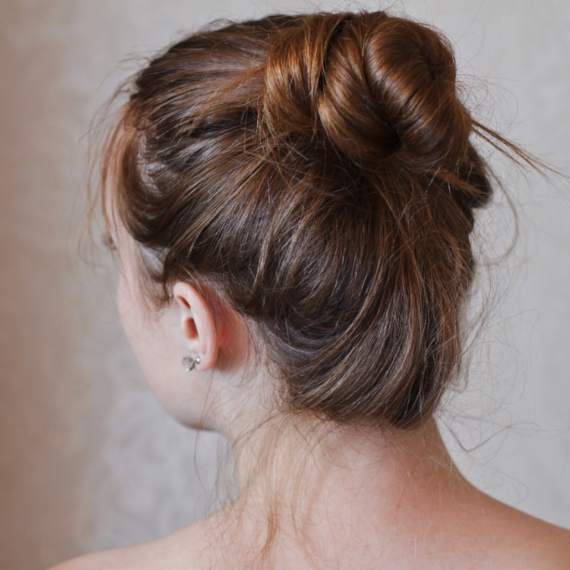 Za sve prilike: Napravite "neurednu" punđu za svega nekoliko minuta VIDEO